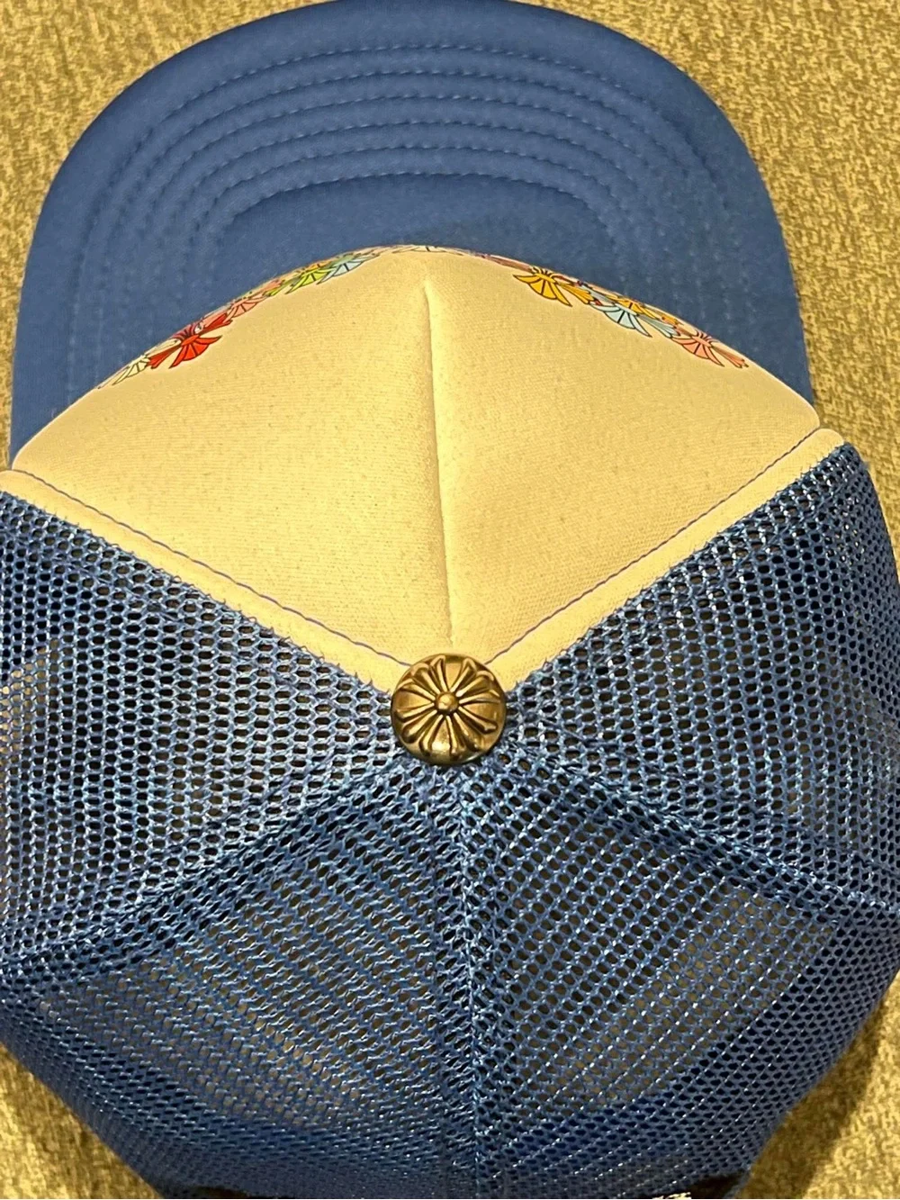 trucker hat - Picture 3 of 3